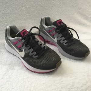 Nike Women’s Air Zoom Structure Running Shoes